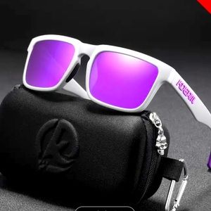Stylish polarized sunglasses